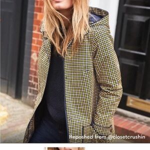 Boden Anya Waterproof Rain Mac Jacket Rainy Raincoat. Houndstooth Gold & Navy.